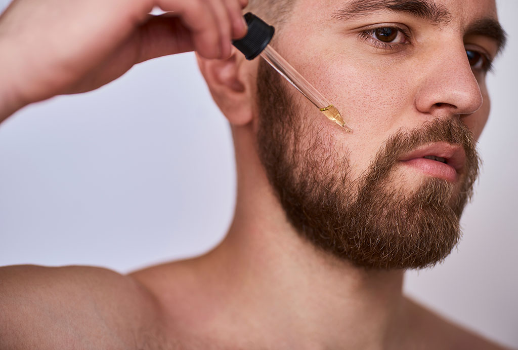 Правильный уход за бородой и усами - обзор лучших средств и косметики