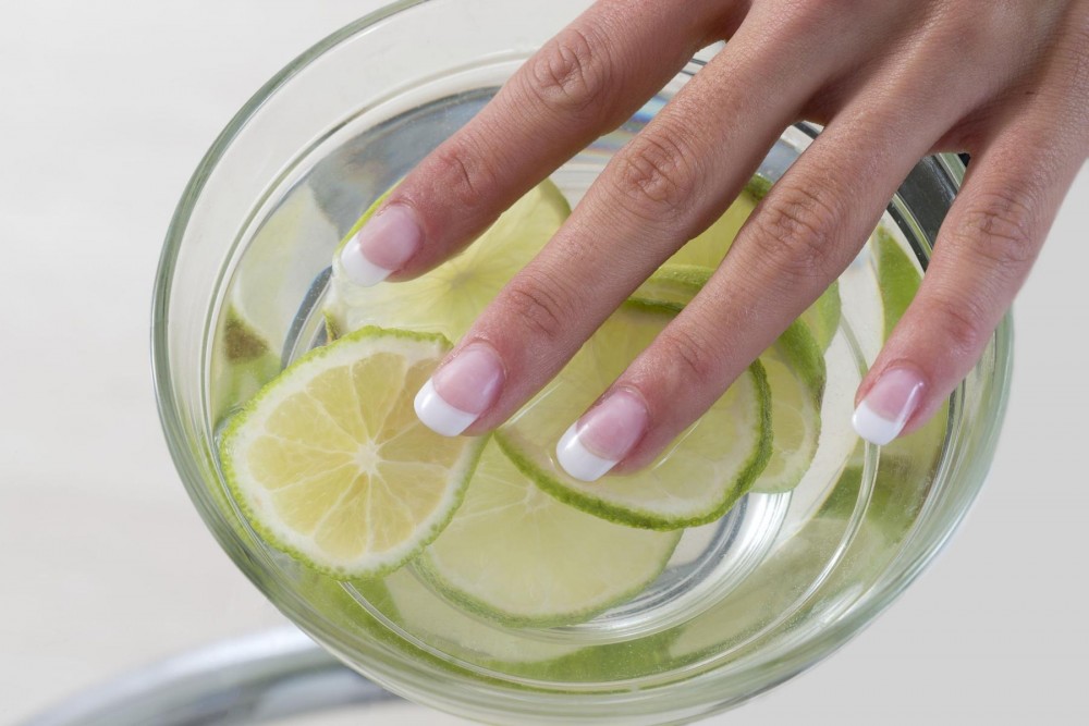 Лимонное масло для ногтей: полезные свойства и применение