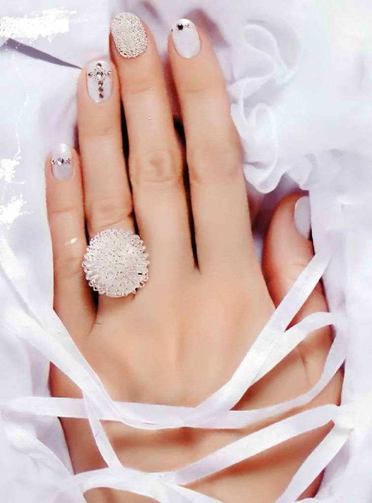 Элегантный маникюр невесты 2021-2022: новинки свадебного дизайна ногтей (128 фото)