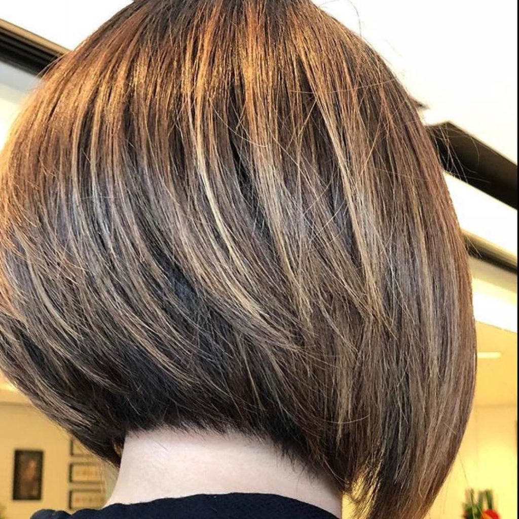 Стрижка каскад на средние волосы 2019 – 2020: вид спереди и сзади, фото