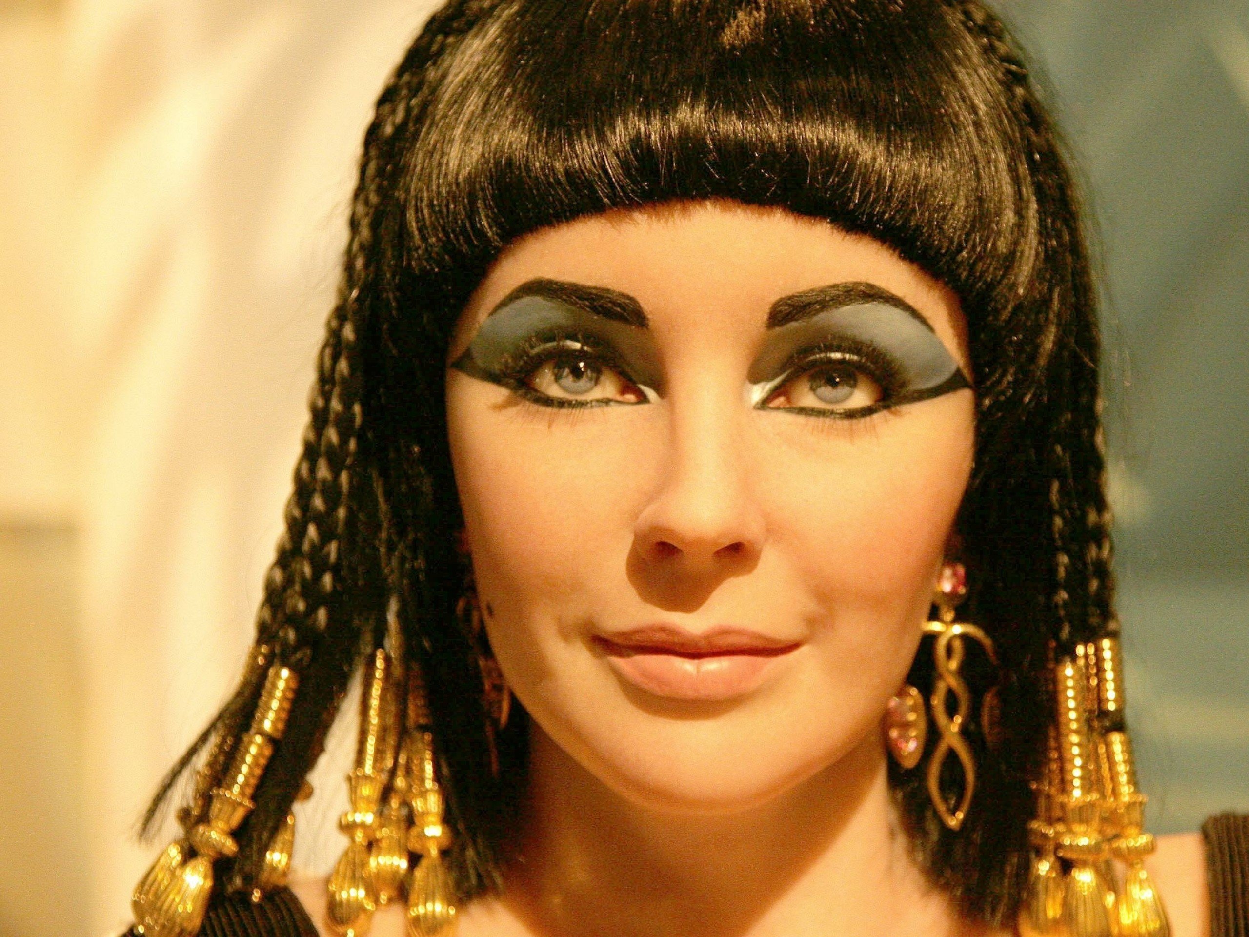 Зачем женщины древнего египта делали яркий макияж - умная