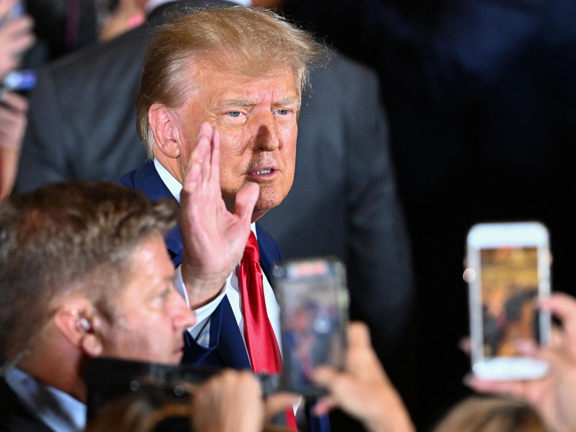 Дональд трамп: биография, сколько лет, кто родители, жена мелания трамп, дети