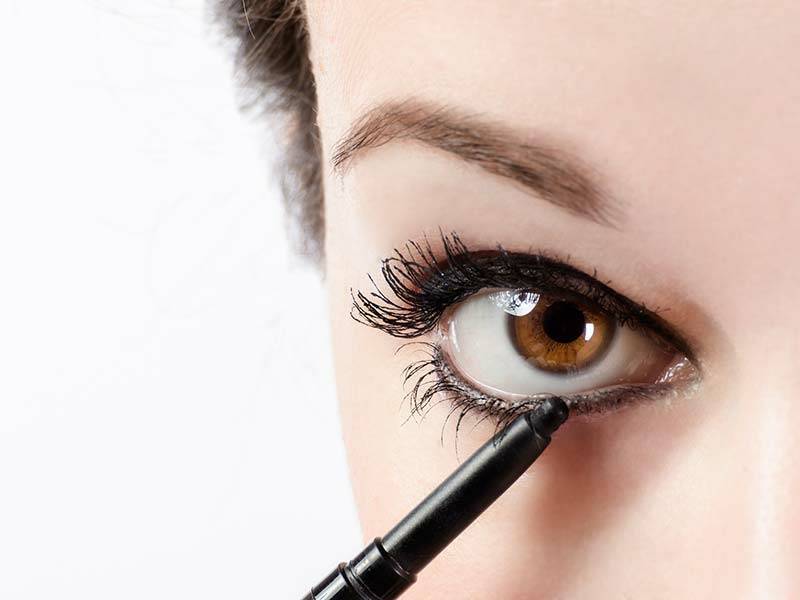 7 способов как пользоваться белым карандашом для глаз