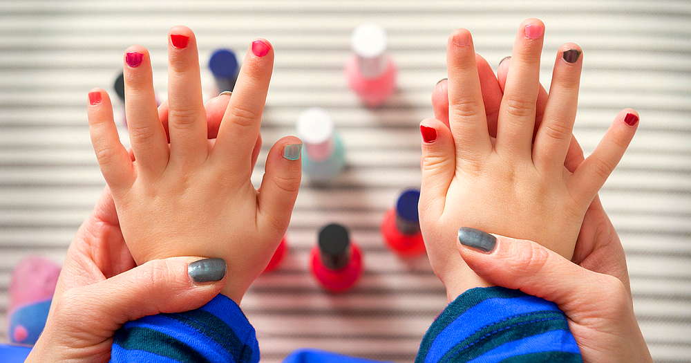 Как правильно красить ногти в домашних условиях: на руках, ногах, девочке лаком