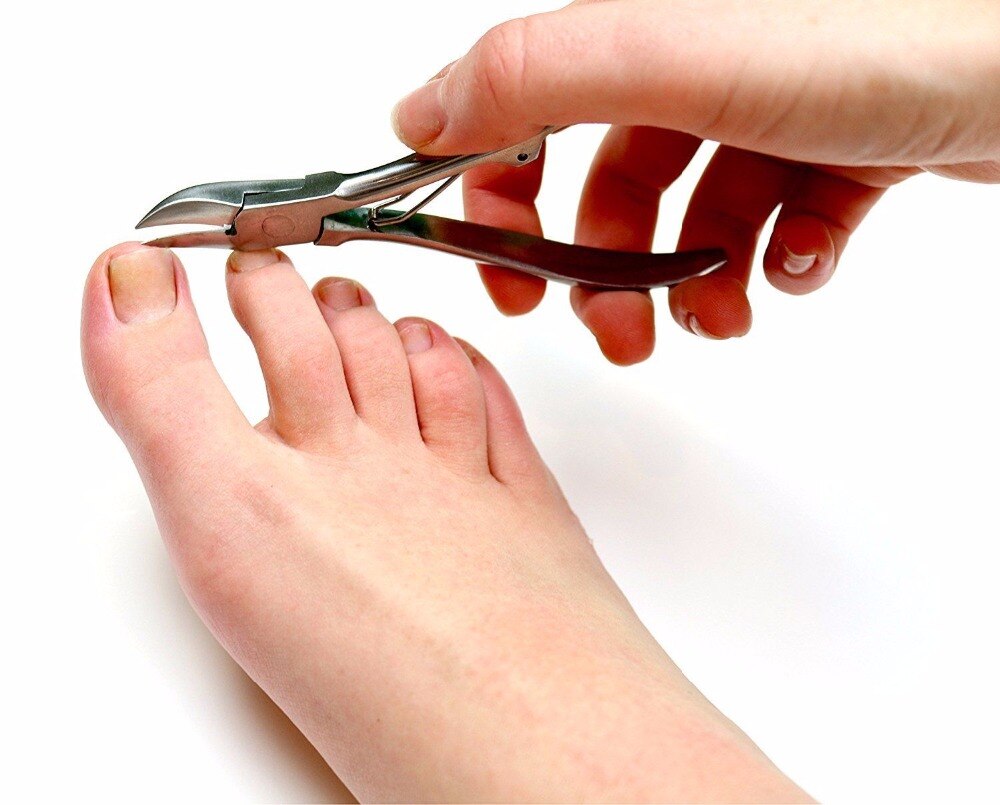 Как подстричь ногти на руках
