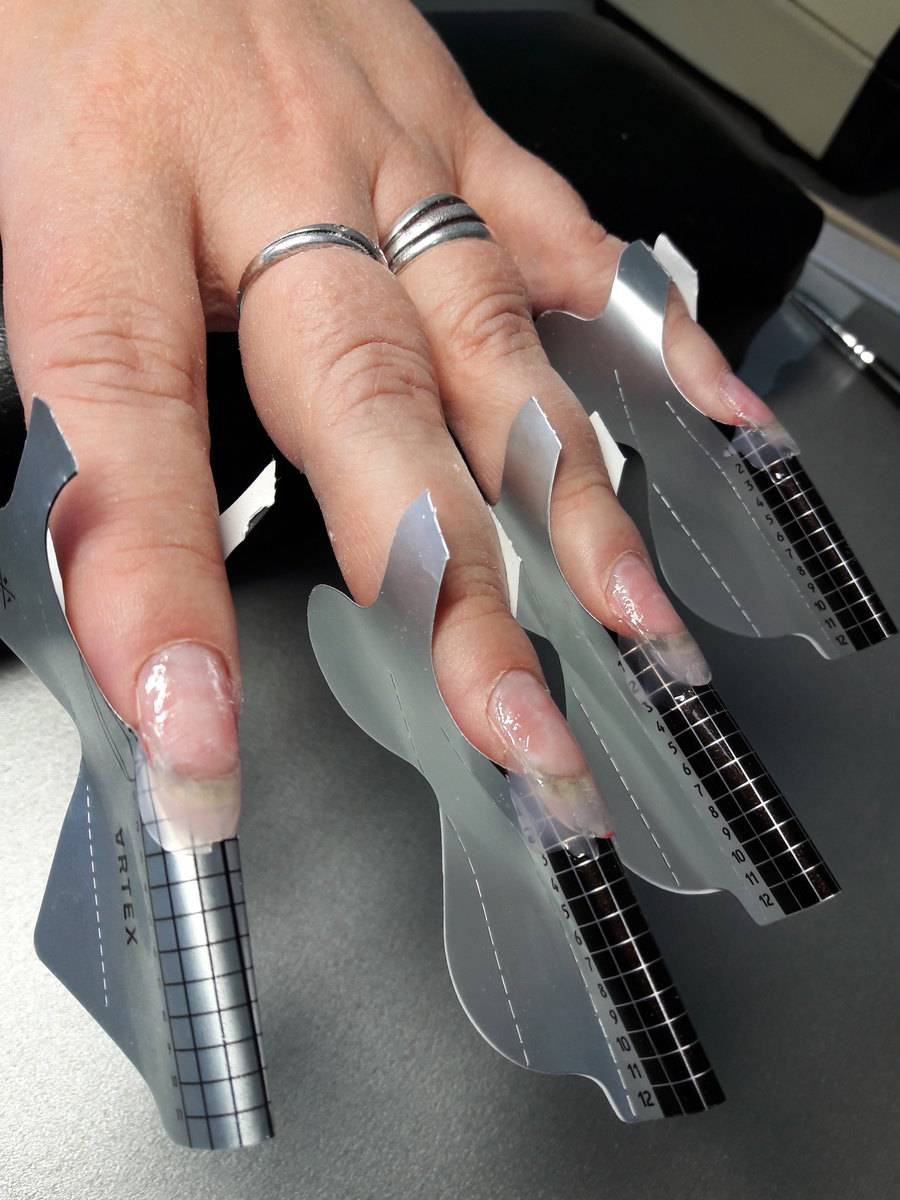 Формы для наращивания ногтей: бумажные, многоразовые и чем их можно заменить