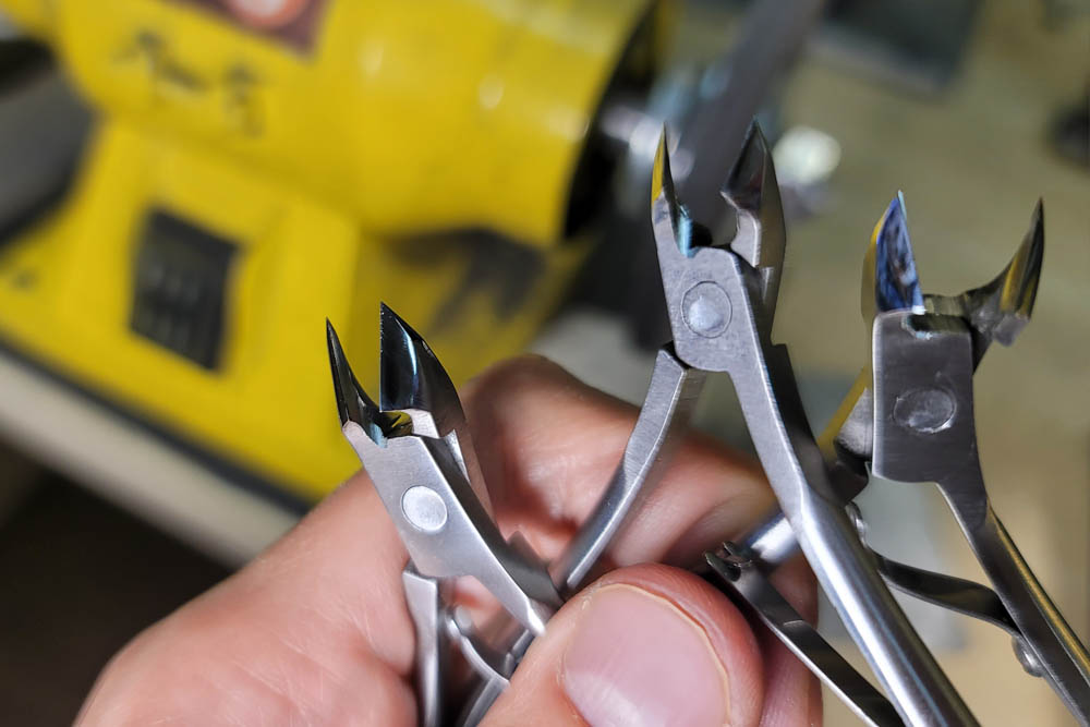Заточка маникюрного инструмента: ножниц, кусачек, щипчиков - в домашних условиях, ручная и алмазная