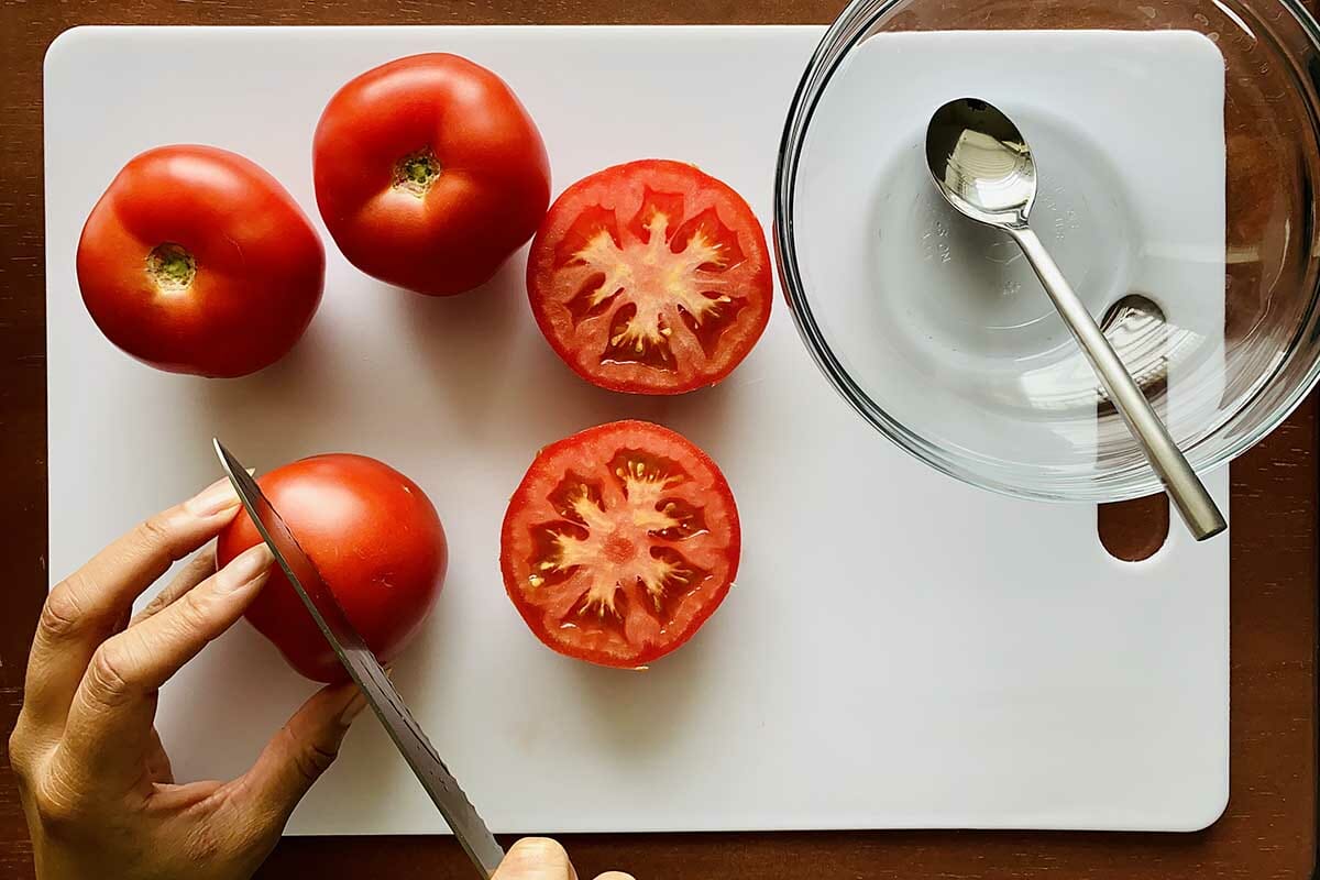 Рецепты эффективных масок из помидоров для кожи лица | medisra.ru