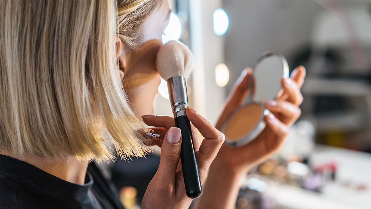 9 ошибок в макияже, которые делают вас старше