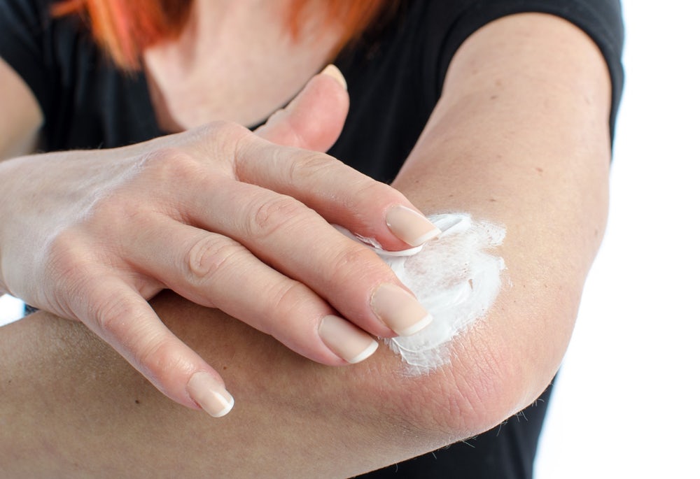Почему шелушится кожа на ладонях рук: причины и что делать, если сохнут пальцы у женщин и мужчин, лечение очень сильного шелушения в одном месте, как избавиться и чем лечить