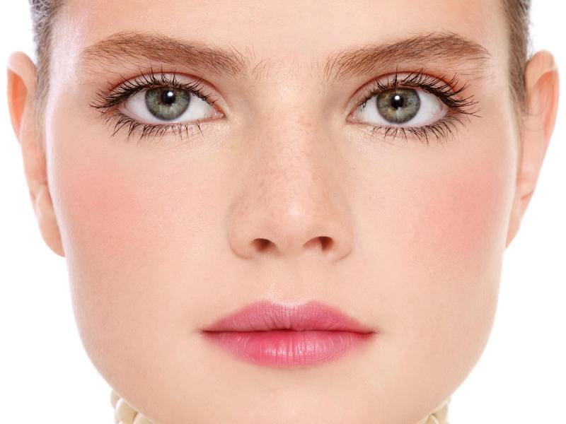 Как сделать естественный макияж для различных цветов глаз?