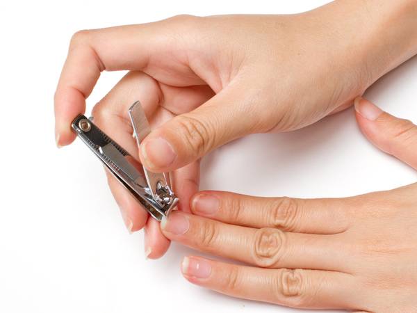Как правильно подрезать ногти?