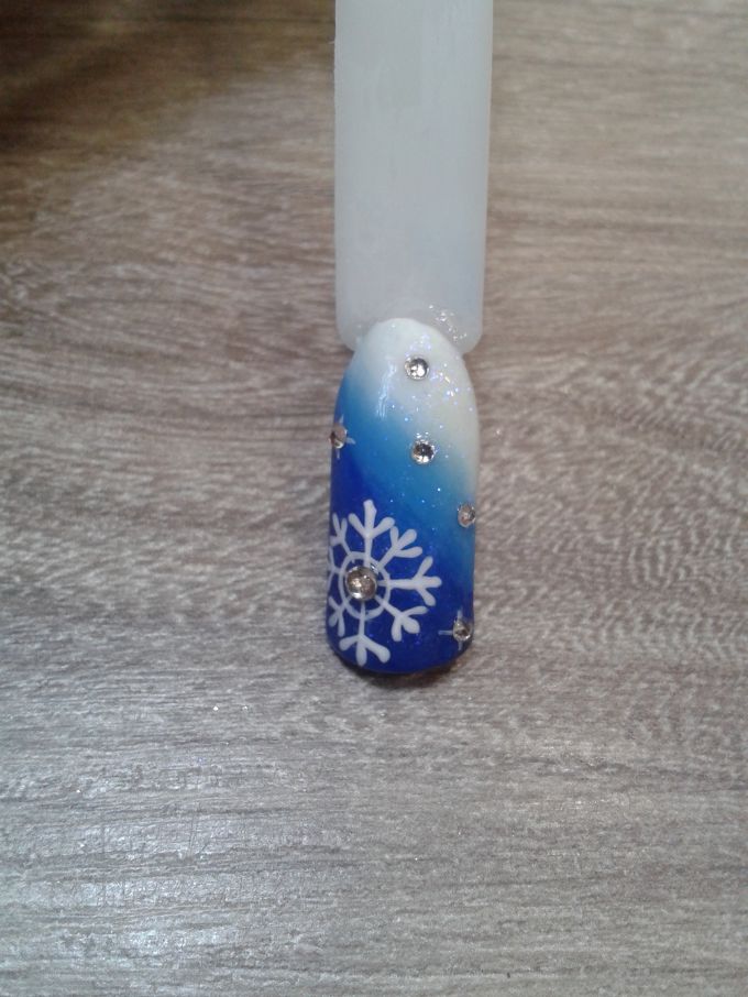 Дизайн ногтей зима - 95 фото зимних узоров маникюра. | семейная кучка