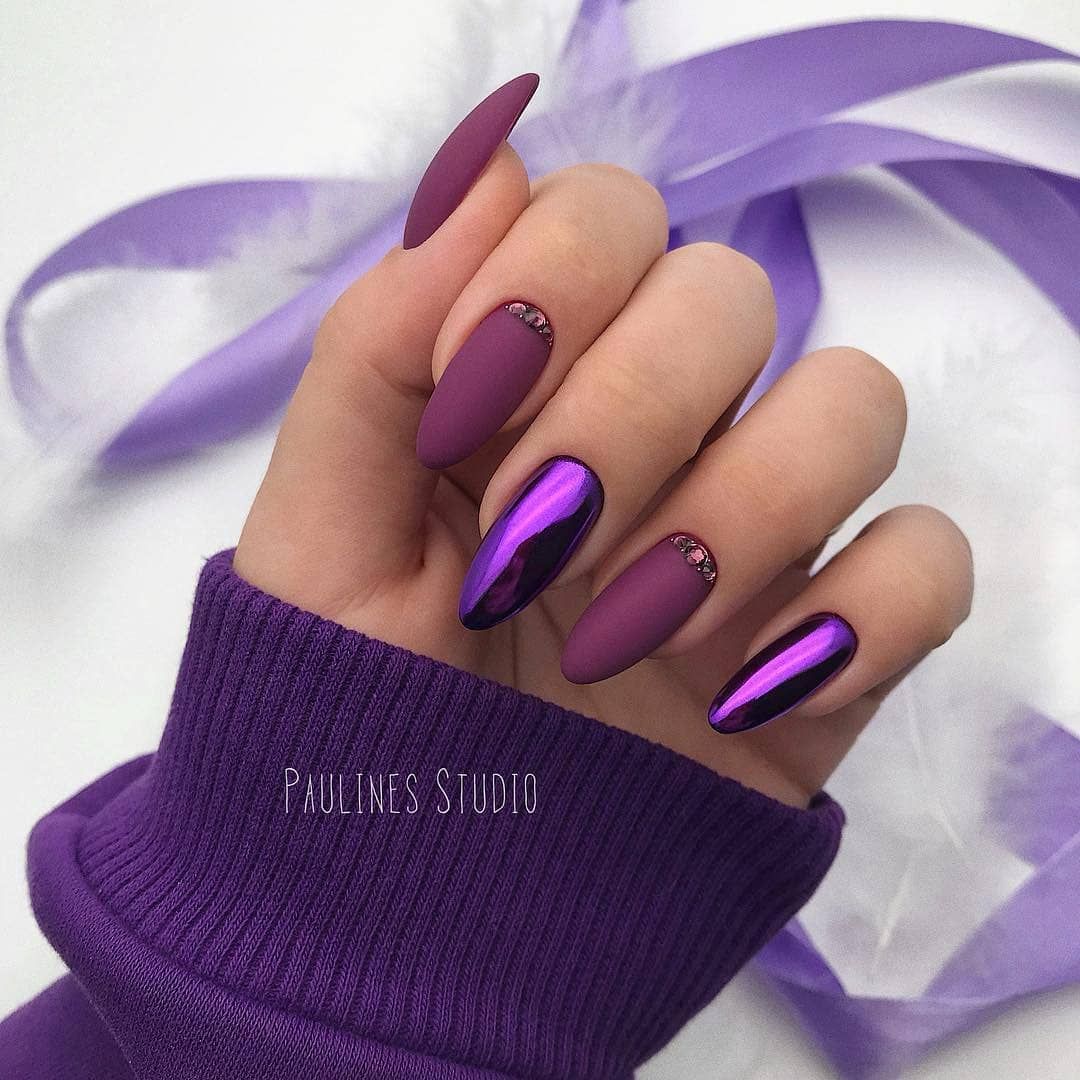 Фиолетовый матовый маникюр