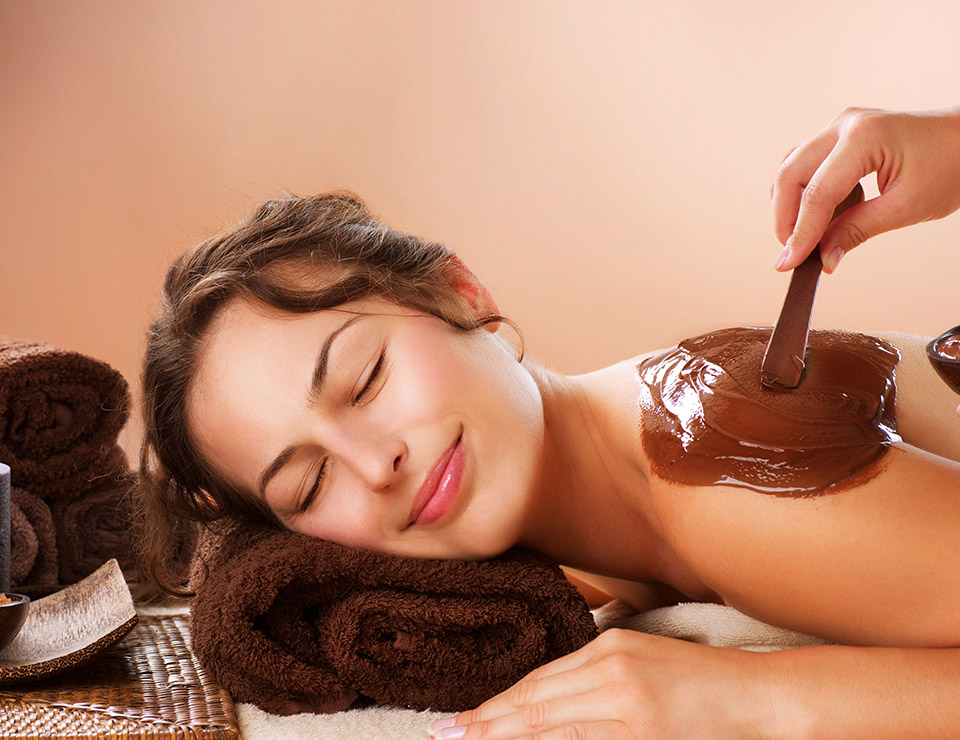 Рецепты шоколадного обертывания, которое поможет не только напитать кожу, но и похудеть