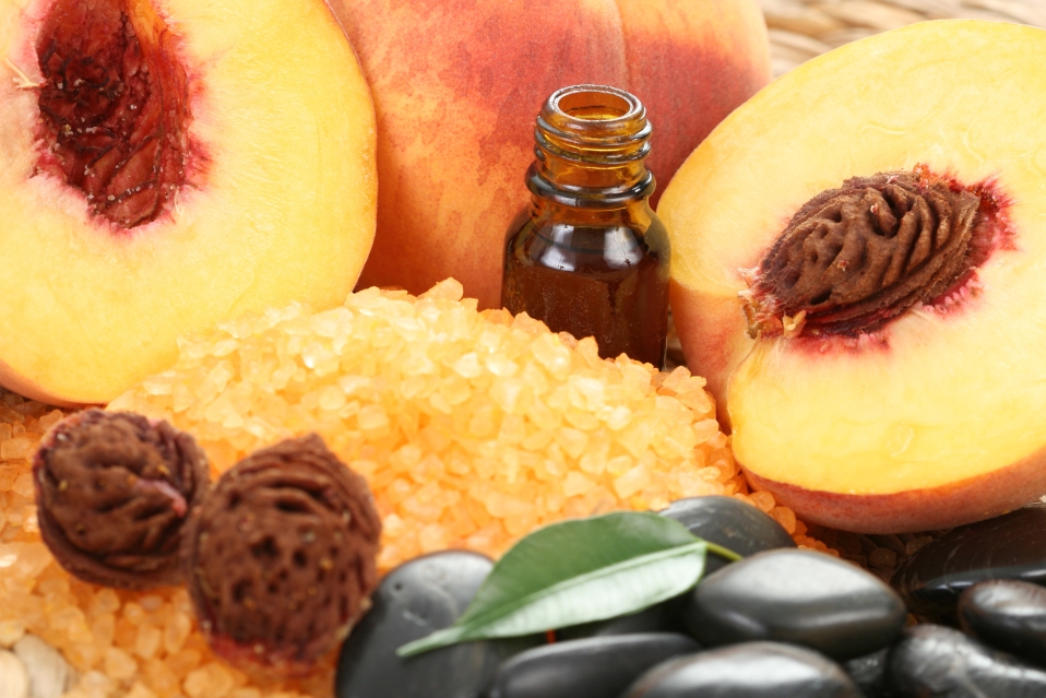 Персиковое масло — его свойства и способы применения. как правильно использовать полезные свойства масла персика для лица и волос.
