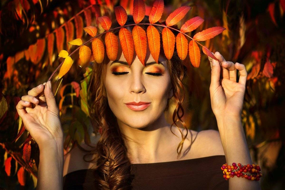 Цветотип глубокая осень макияж базовый гардероб. макияж чувственного цветотипа осень: так хочется тепла | красивые прически