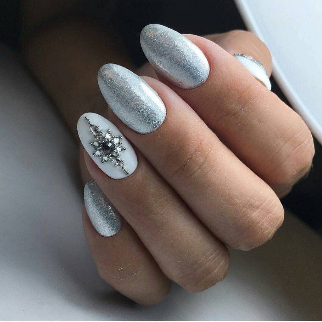 Серебристый дизайн ногтей 2020: модные тренды в маникюре, фото
серебристый дизайн ногтей 2020 — modnayadama