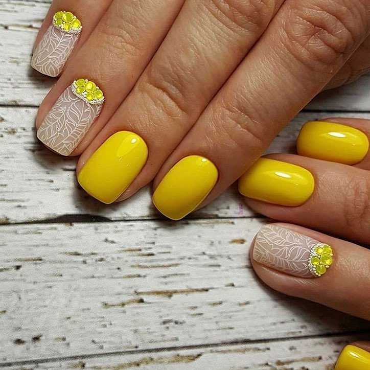 Желтый маникюр - 81 фото новинка дизайна ногтей в желтых оттенках
