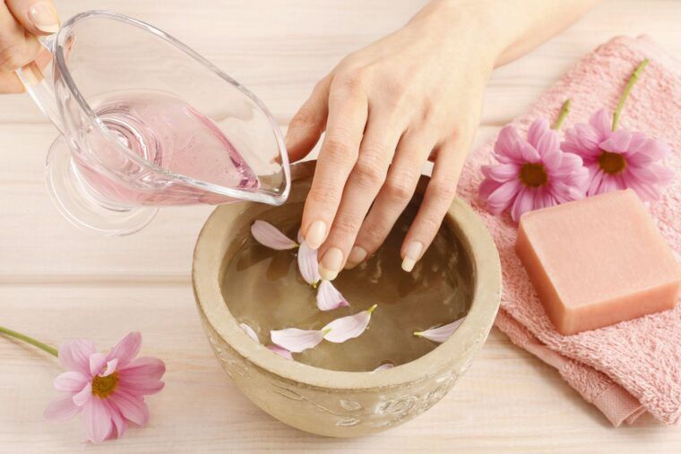 Ванночки для укрепления ногтей: польза, рецепты, приготовление