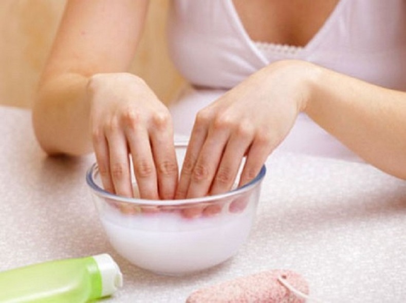 Как правильно ухаживать за волосами и кожей рук и ногтями