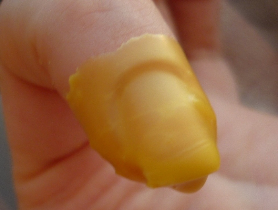 Что такое запечатывание ногтей воском и гелем, как проводится дома