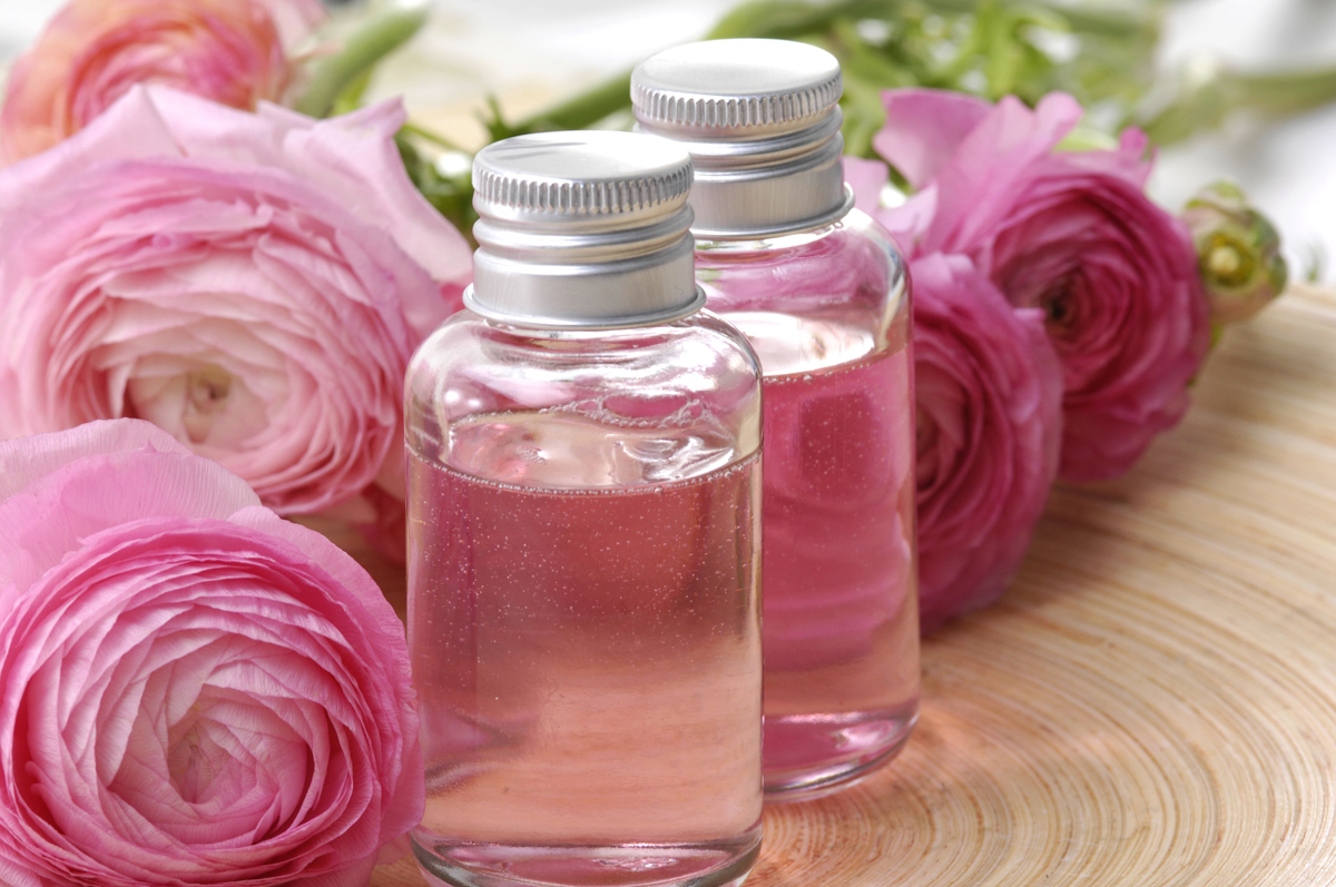 Эфирное розовое масло: применение, рецепт домашнего приготовления, отзывы