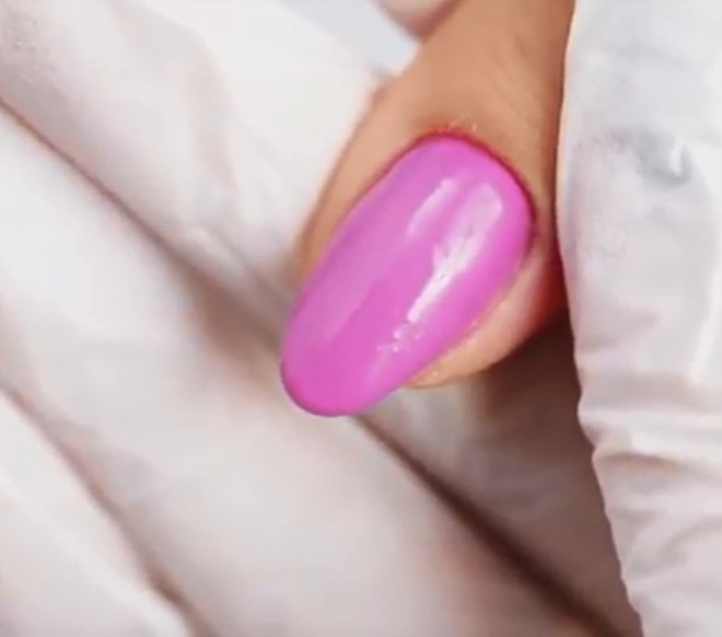Почему пузырится лак на ногтях?
