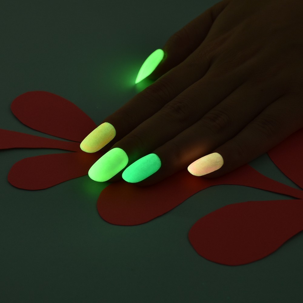 Люминесцентные лаки для ногтей: разновидности, дизайны, способы нанесения