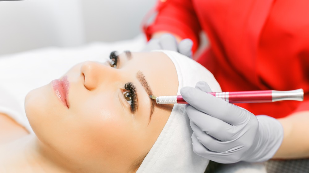 Лечение у ортодонта и косметология: какие процедуры разрешены