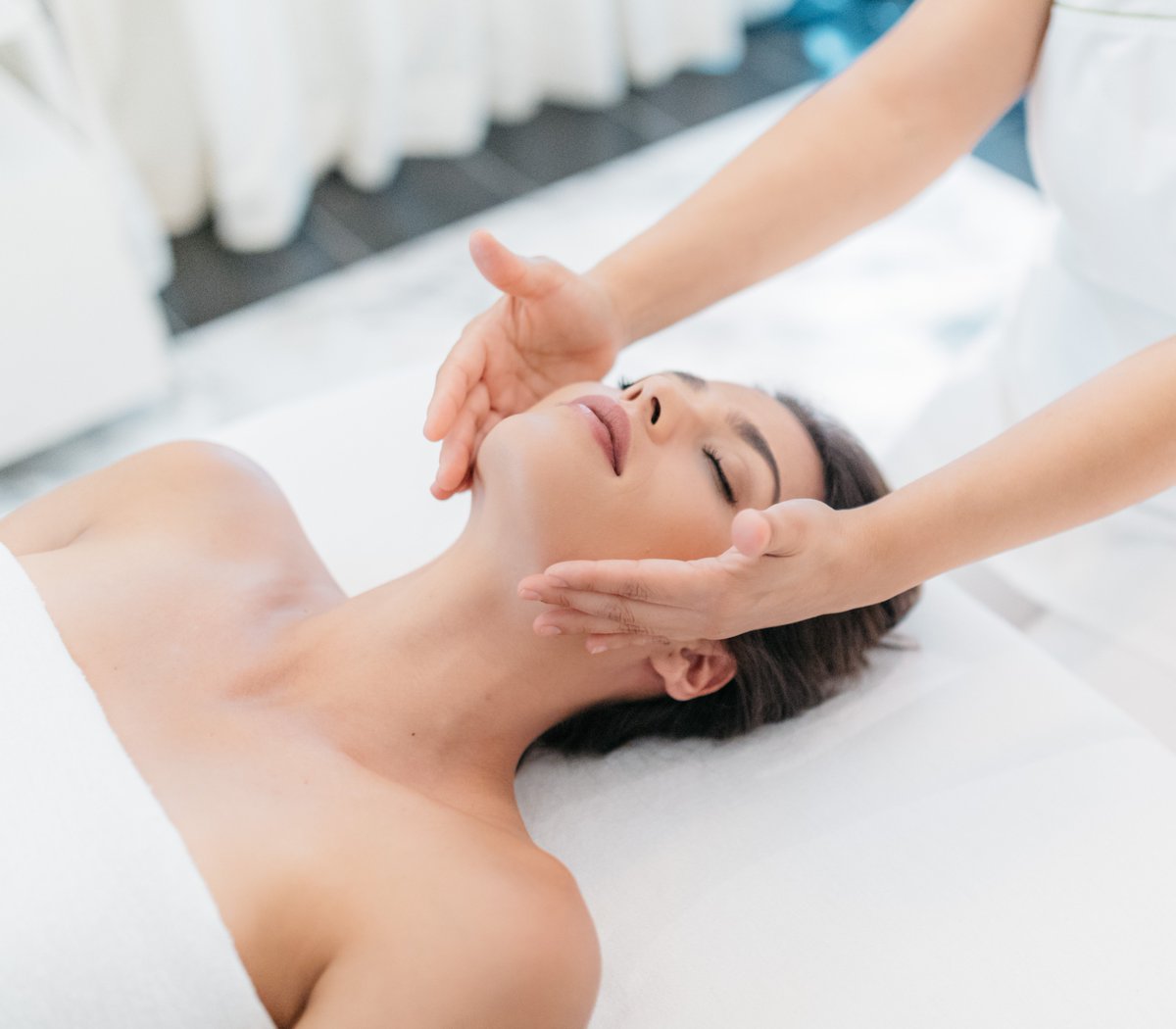 Лимфодренажный массаж: что это такое и как делать в домашних условиях