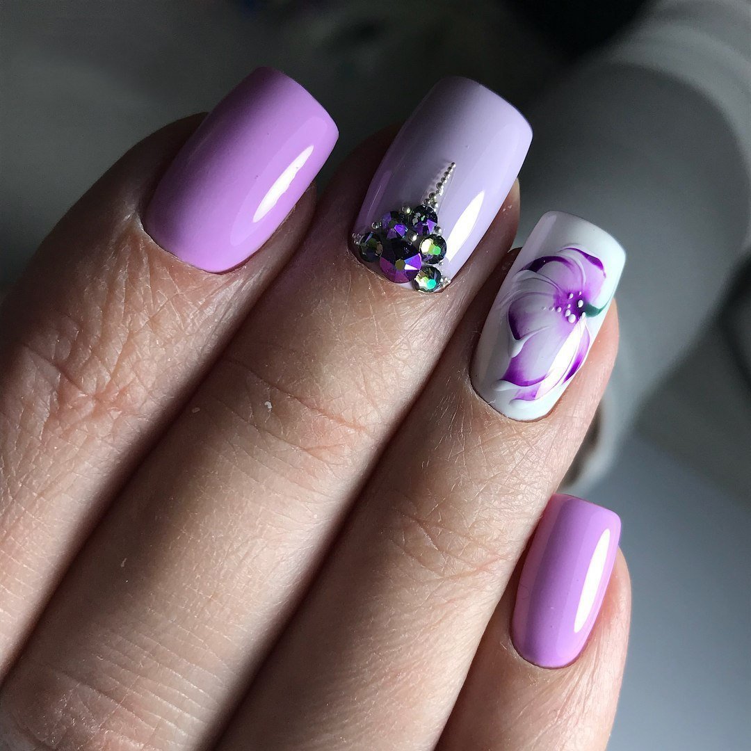 Фиолетовый маникюр 2021 (50 фото) - модные тенденции и красивые идеи дизайна ногтей