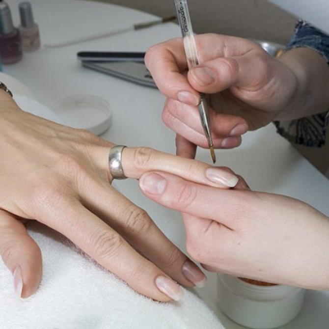 Все, что нужно знать о наращивании ногтей: виды процедуры, этапы и уход