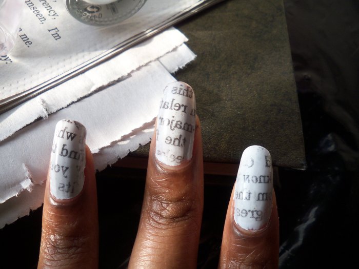 Газетный маникюр — как сделать дизайн ногтей с буквами в домашних условиях, пошаговое руководство создания маникюра с помощью газеты