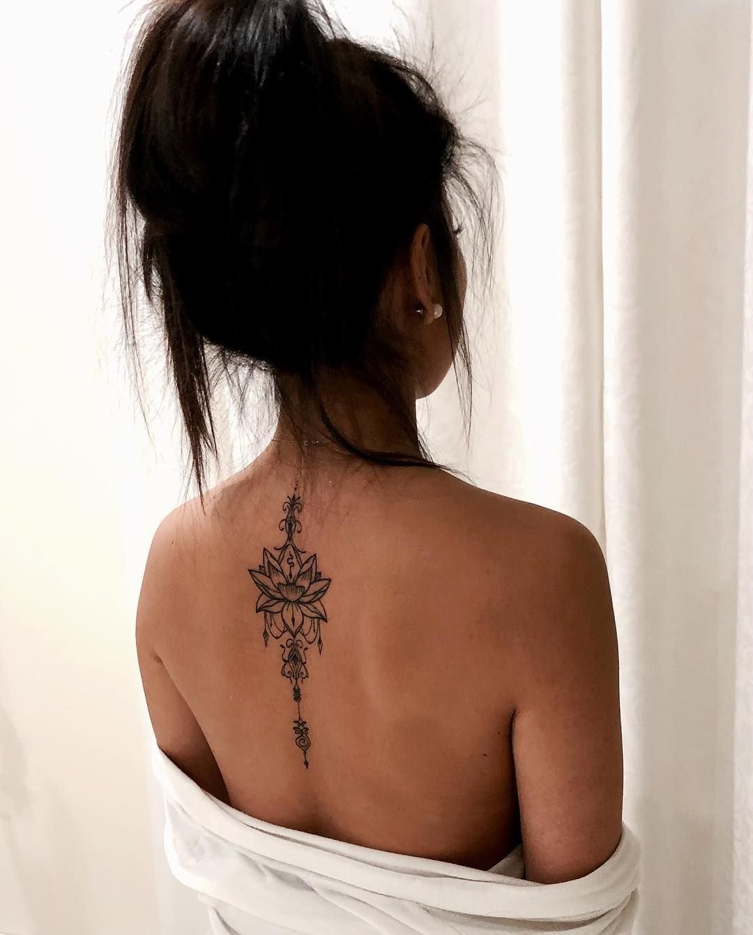 Женские татуировки: почему девушки наносят на своё тело рисунки