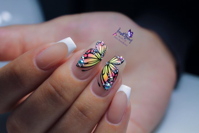Как правильно нарисовать бабочку на ногтях гель лаком, шеллаком и битым стеклом? как нарисовать белую, черную и простую бабочку на нарощенных, коротких, длинных ногтях и с френчем?