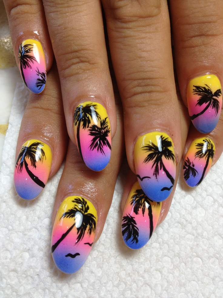 Пальмы на ногтях
