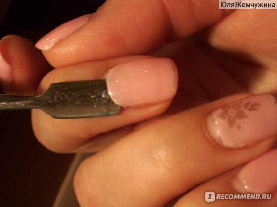 Почему гель на ногтях отслаивается. почему отслаивается гель-лак от ногтей: причины и особенности | школа красоты