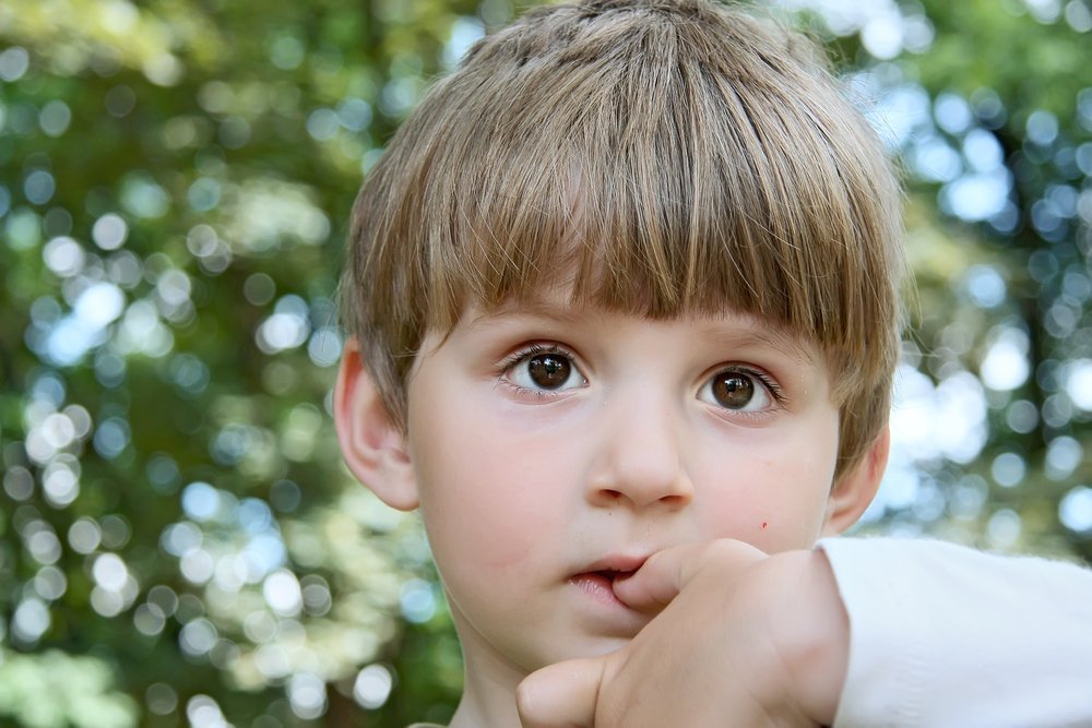 Что делать, если ребенок грызет ногти: рекомендации психолога