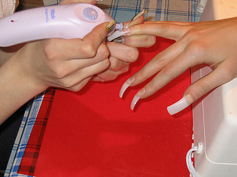 Как выполнять наращивание ногтей — пошаговая технология