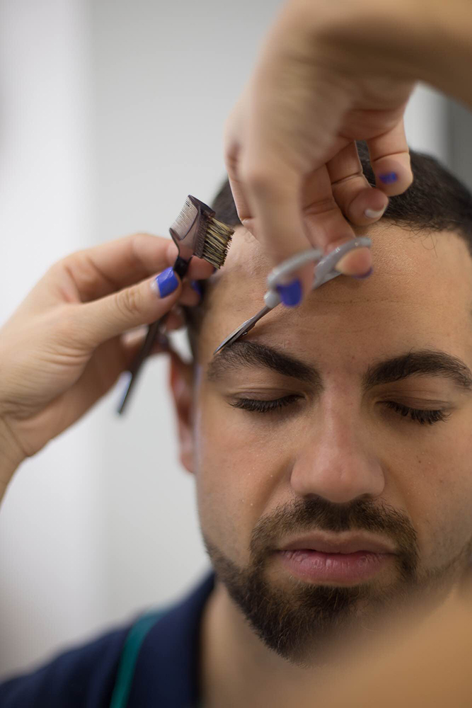 Коррекция бровей для мужчин: как правильно выщипывать и стричь брови