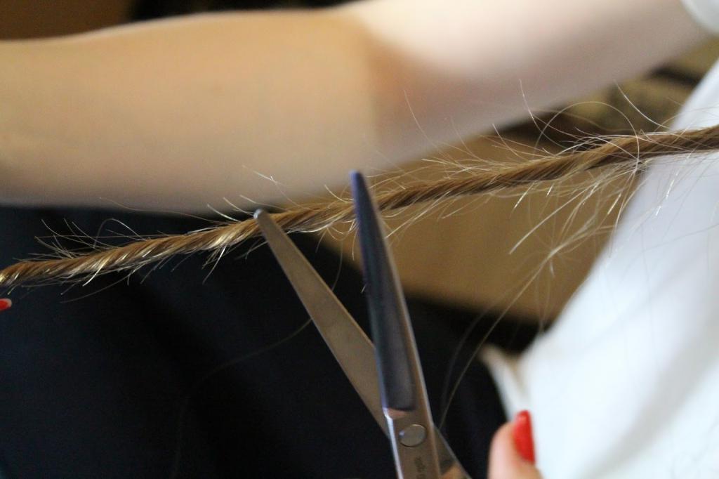 Как убрать секущиеся волосы с помощью ножниц