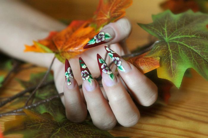 Осенний дизайн ногтей 2021: красивые новинки, фото