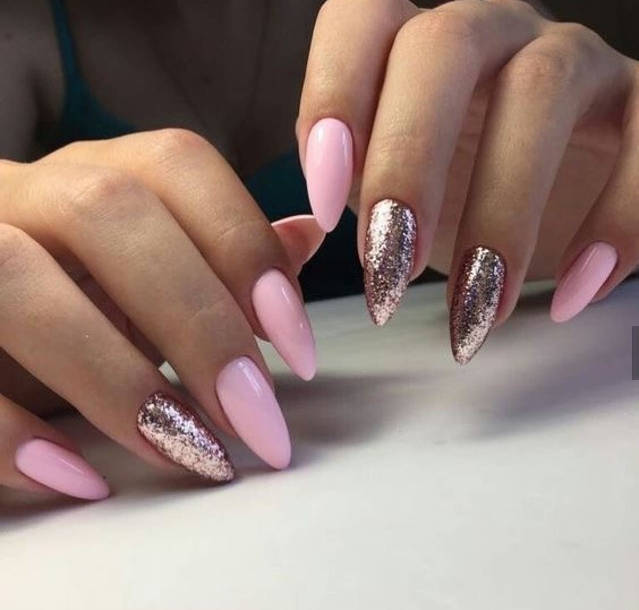 Manicure 2022 миндаль