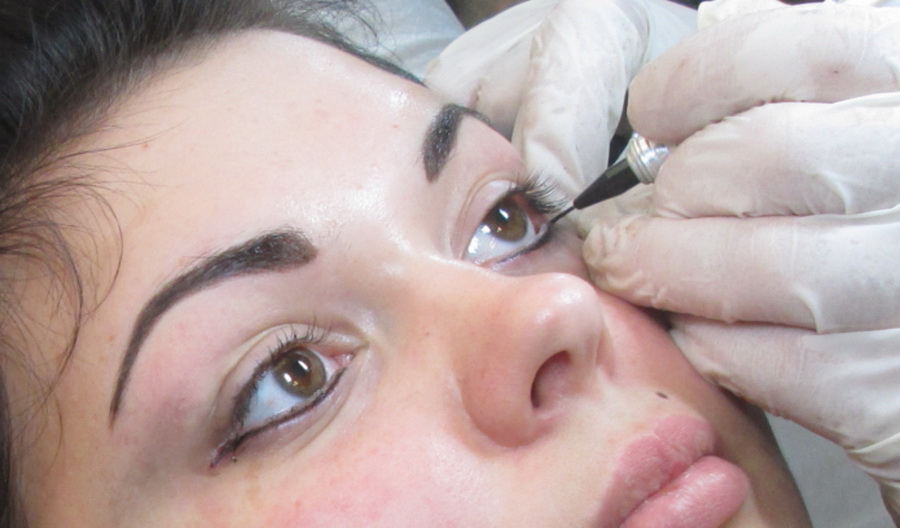Татуаж стрелок на глазах: полезная информация перед процедурой и фото примеры перманентного макияжа стрелок