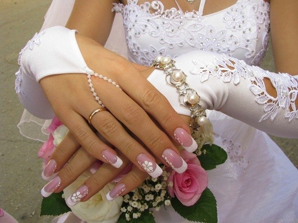 Свадебный дизайн ногтей: новинки маникюра невесты 2021-2022