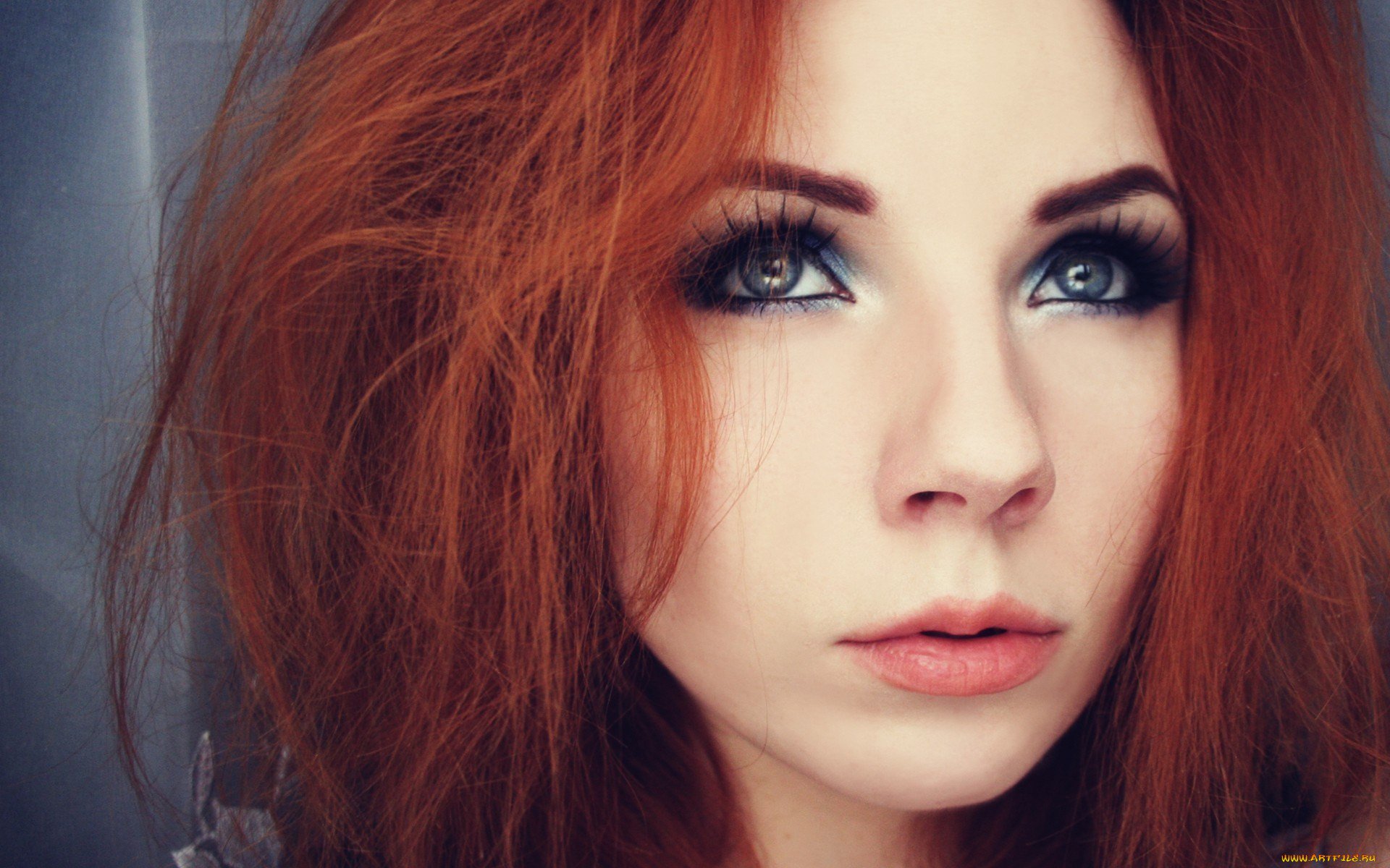 Рыжие девушки с голубыми глазами фото