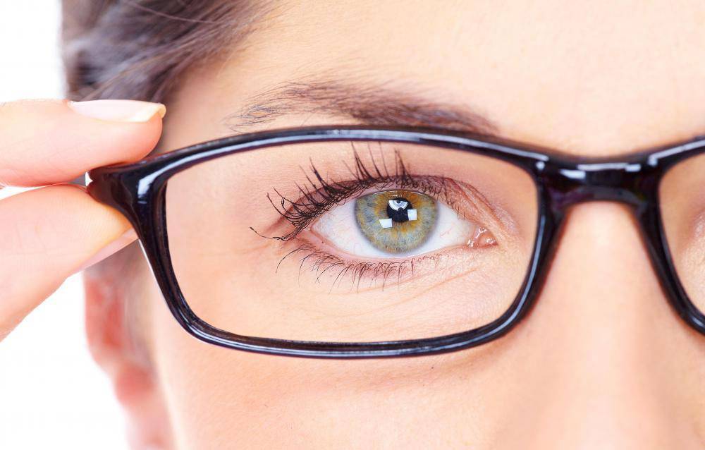 Очки при дальнозоркости: это плюс или минус, как подобрать и нужно ли носить постоянно?