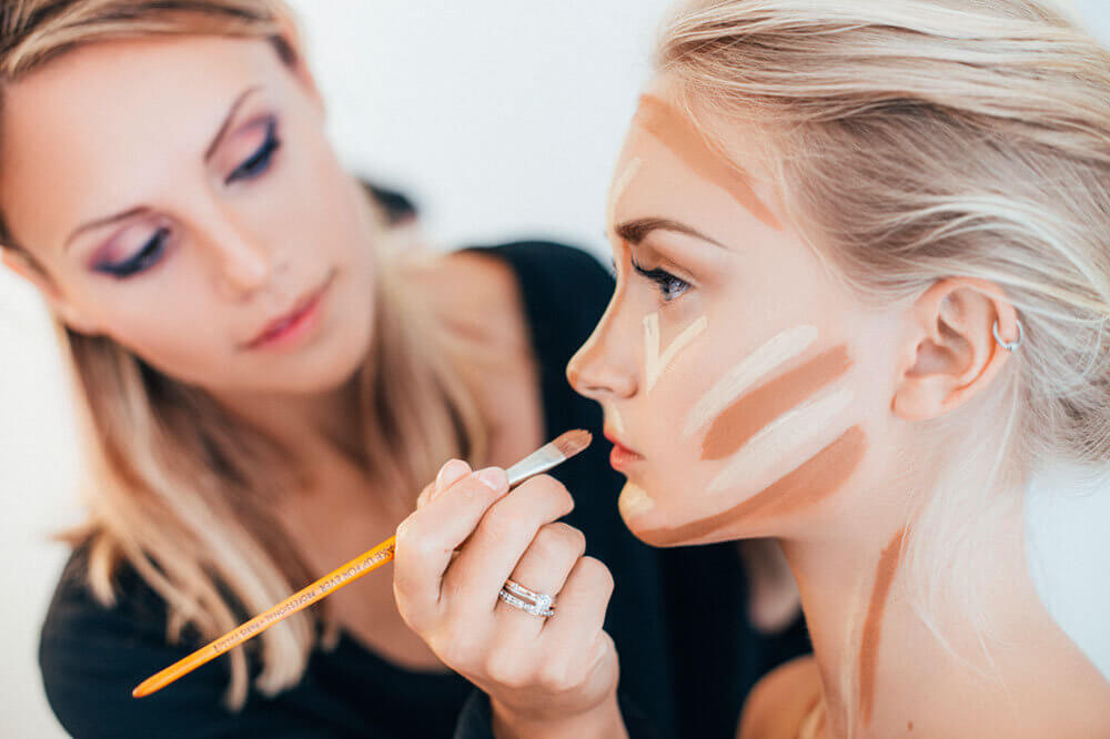 Как сделать красивый макияж в домашних условиях: пошаговое руководство