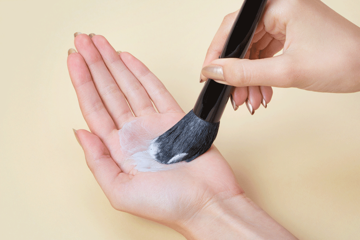 Как чистить кисти для макияжа